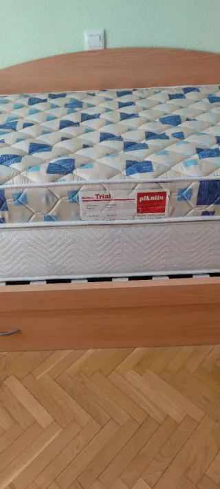 Cama de madera