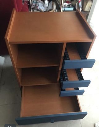 Mueble con cajones y porta CD