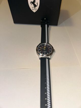 Reloj Ferrari Negro y Plateado