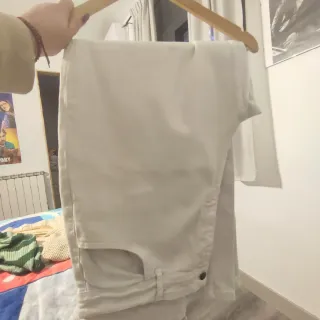 Pantalón vaquero blanco como nuevo (SHEIN)