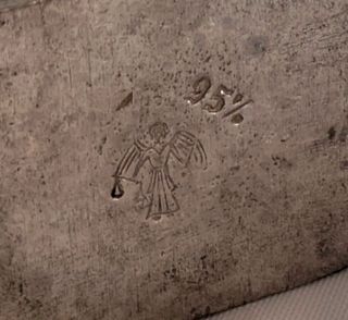 2 vecchi oggetti in peltro liquore/profumo.