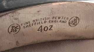 2 vecchi oggetti in peltro liquore/profumo.