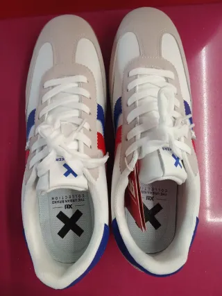 Zapatillas Xti Hombre Blancas y Azul , nuevas