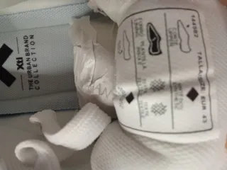 Zapatillas Xti Hombre Blancas y Azul , nuevas