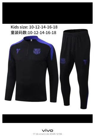 Chándal negro y morado