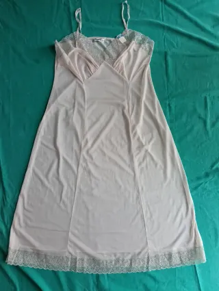 Sottoveste rosa con pizzo