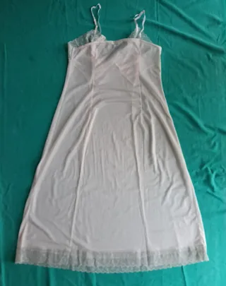 Sottoveste rosa con pizzo