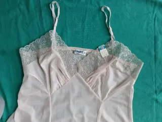 Sottoveste rosa con pizzo