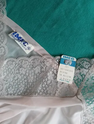 Sottoveste rosa con pizzo