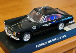 Modellino Ferrari 250 GTE 2+2 1962 Squadra Mobile