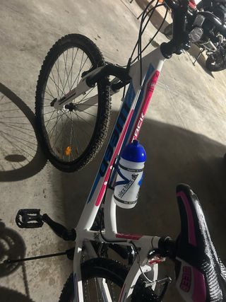 Bicicleta de montaña WEED