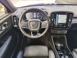 Volvo XC40 RDSIGN AUTO T3 163 CV