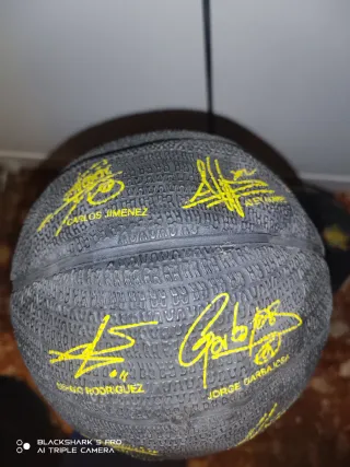 Balón Baloncesto Firmado Cola Cao