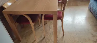 Mesa extensible y 2 sillas madera maciza, regalo 2