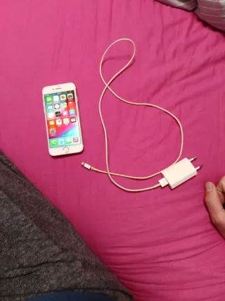 iPhone 7 Blanco y Dorado