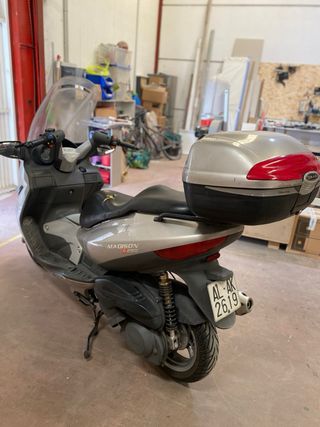 Malaguti Madison 250cc Plata