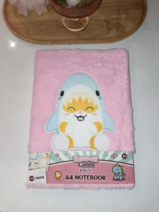 Libreta A4 Kawaii Cuties Peluche Tiburón