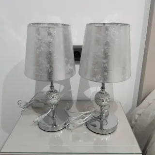Lámparas de mesa plateadas con cristal