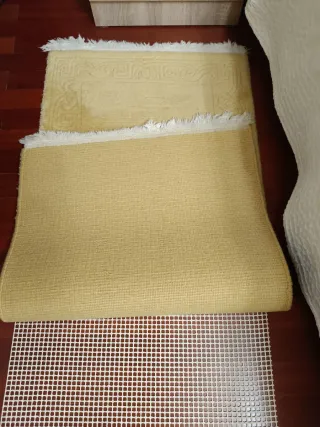 2 Alfombras lana pié o laterales de cama