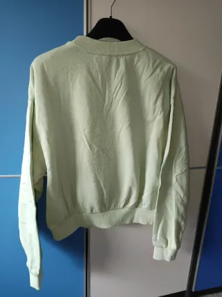 Sudadera verde con estampado de cara sonriente M