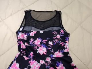 Vestido floral negro y rosa