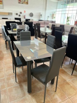 Mesa cristal moderno + 4 sillas polipiel