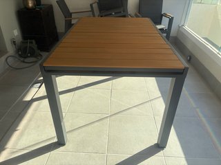 Mesa Exterior Aluminio Gris y Madera