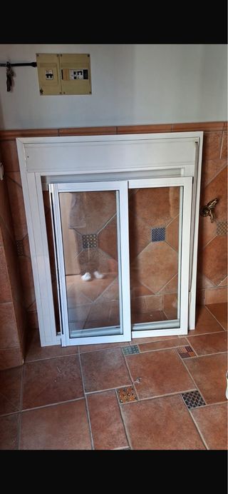 Ventana corredera de aluminio blanca