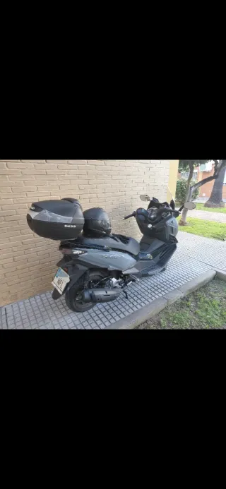 Sym Cruisym 125 Maxi Scooter Gris