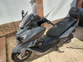 Sym Cruisym 125 Maxi Scooter Gris