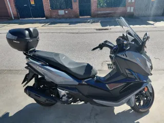 Sym Cruisym 125 Maxi Scooter Gris