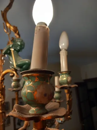 Lámpara de araña antigua dorada