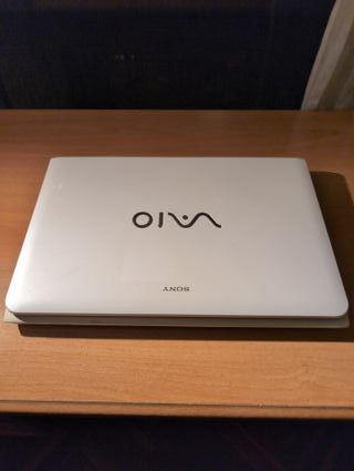 Portátil Sony VAIO SVE1513F4E Plata/Blanco