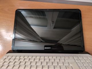 Portátil Sony VAIO SVE1513F4E Plata/Blanco