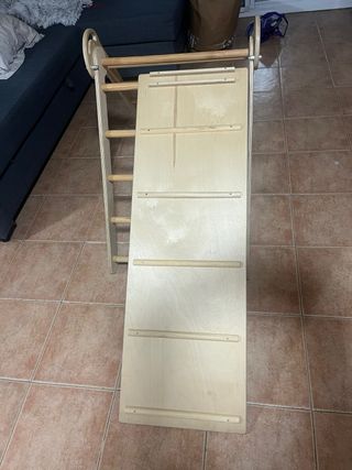 Triangulo escalada montessori y tobogan