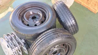 5 Ruedas partner o berlingo 185/65 R15 con 4 tapac
