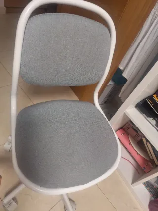 Silla de escritorio pequeña con ruedas