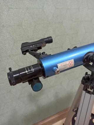 Telescopio con trípode