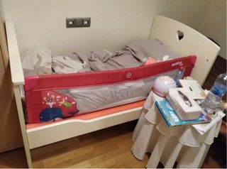 Cama infantil con barrera de seguridad