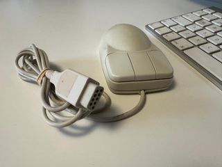 Ratón Media Magic antiguo de bola