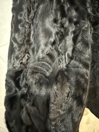 Abrigo de astracán con cuello marron