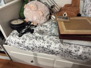 Cama Diván Madera ikea y colchón