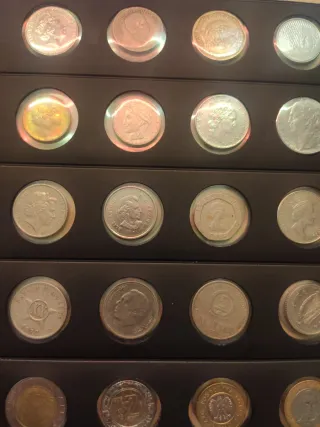 Álbum con monedas