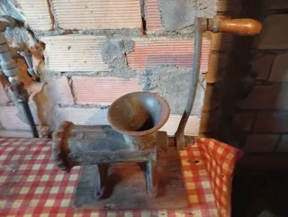 Antigua máquina de hacer chorizos