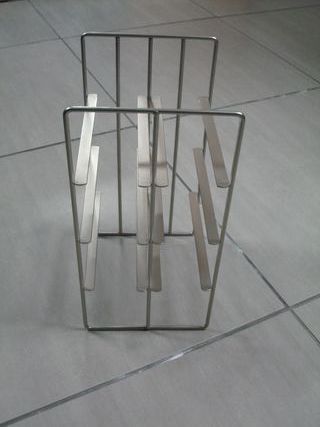 Garrafeira elegante em metal