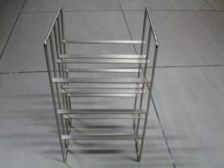 Garrafeira elegante em metal