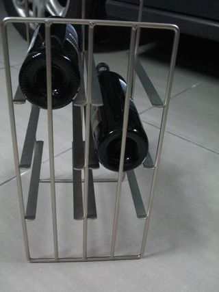 Garrafeira elegante em metal