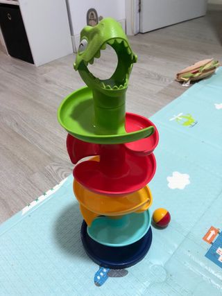 Juguete tobogán dinosaurio con bola