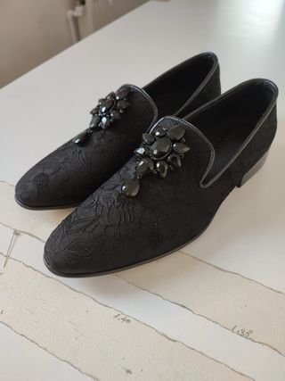 Traje de Novio Negro con Adornos