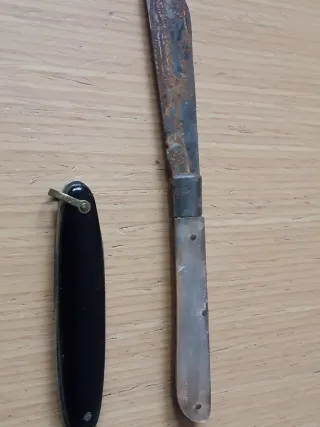 Piccole coltelli antichi